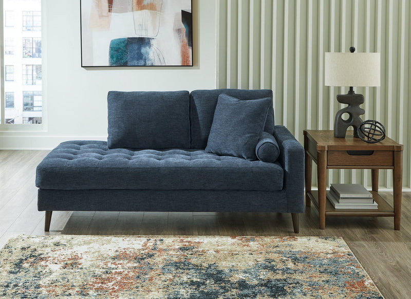 Bixler Right-Arm Facing Corner Chaise - Furniture Center (NY)