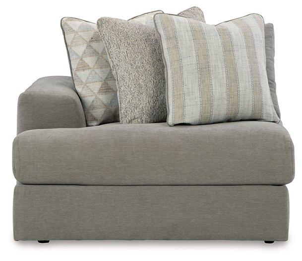 Avaliyah Sectional Sofa