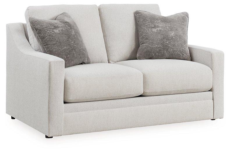 Maitelynn Loveseat